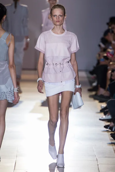 Look 10